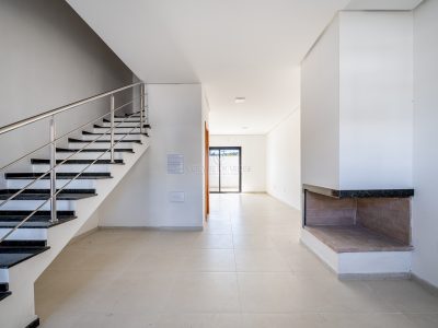 Casa à venda com 3 dormitórios, 125m² e 2 vagas no bairro Lagos de Nova Ipanema, Zona Sul de Porto Alegre