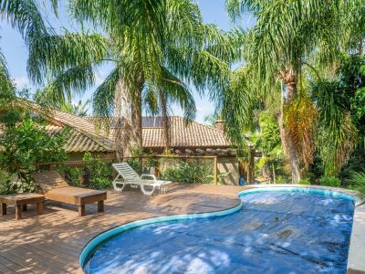 Casa em Condomínio à venda com 3 dormitórios, 250m² e 4 vagas no bairro Vila Nova, Zona Sul de Porto Alegre