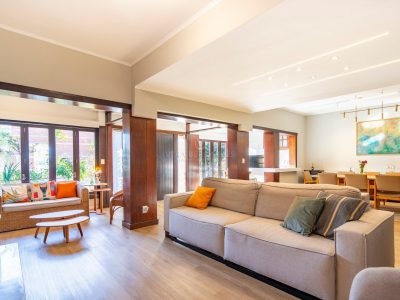 Casa em Condomínio à venda com 4 dormitórios, 421m² e 4 vagas no bairro Tristeza, Zona Sul de Porto Alegre