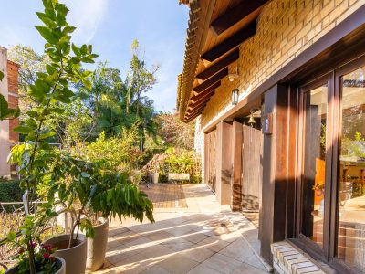 Casa em Condomínio à venda com 4 dormitórios, 421m² e 4 vagas no bairro Tristeza, Zona Sul de Porto Alegre