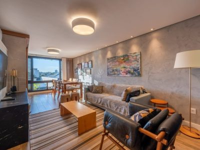 Cobertura à venda com 3 dormitórios, 189m² e 2 vagas no bairro Tristeza, Zona Sul de Porto Alegre