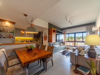 Apartamento à venda com 3 dormitórios, 91m² e 2 vagas no bairro Menino Deus em Porto Alegre