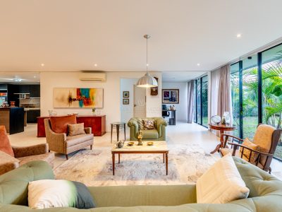 Casa em Condomínio à venda com 3 dormitórios, 288m² e 4 vagas no bairro Terra Ville, Zona Sul de Porto Alegre