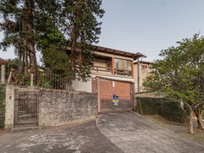Casa à venda com 2 dormitórios, 275m² e 2 vagas no bairro Ipanema, Zona Sul de Porto Alegre