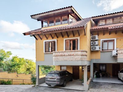 Casa em Condomínio à venda com 3 dormitórios, 186m² e 2 vagas no bairro Jardim Isabel, Zona Sul de Porto Alegre