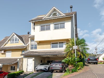 Casa em Condomínio à venda com 4 dormitórios, 248m² e 4 vagas no bairro Teresópolis, Zona Sul de Porto Alegre