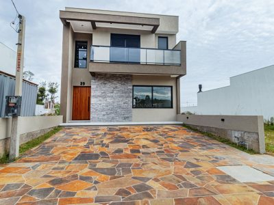 Casa à venda com 3 dormitórios, 153m² e 2 vagas no bairro Lagos de Nova Ipanema, Zona Sul de Porto Alegre