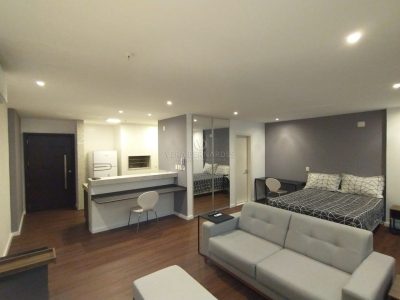 Loft à venda com 1 dormitório, 43m² e 1 vaga no bairro Cristal, Zona Sul de Porto Alegre