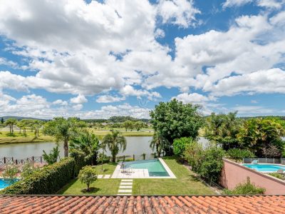Casa em Condomínio à venda com 4 dormitórios, 341m² e 2 vagas no bairro Terra Ville, Zona Sul de Porto Alegre