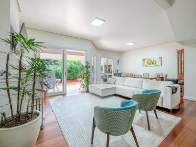 Casa em Condomínio à venda com 3 dormitórios, 334m² e 4 vagas no bairro Santa Tereza, Zona Sul de Porto Alegre