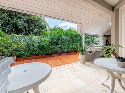 Casa em Condomínio à venda com 3 dormitórios, 334m² e 4 vagas no bairro Santa Tereza, Zona Sul de Porto Alegre