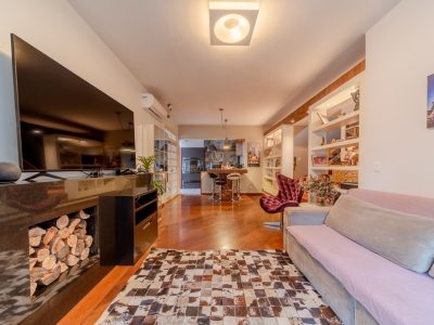 Casa em Condomínio à venda com 3 dormitórios, 318m² e 2 vagas no bairro Pedra Redonda, Zona Sul de Porto Alegre