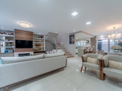 Casa em Condomínio à venda com 3 dormitórios, 162m² e 2 vagas no bairro Lagos de Nova Ipanema, Zona Sul de Porto Alegre