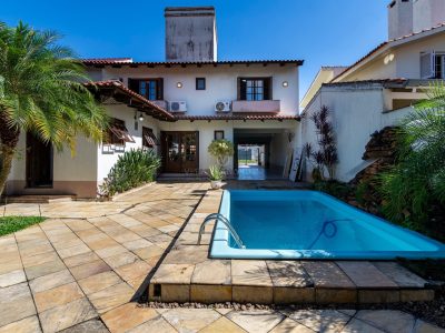 Casa à venda com 3 dormitórios, 290m² e 4 vagas no bairro Ipanema, Zona Sul de Porto Alegre
