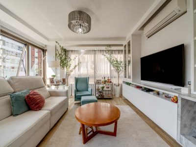 Apartamento Garden à venda com 3 dormitórios, 129m² e 2 vagas no bairro Menino Deus, Zona Sul de Porto Alegre