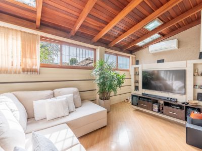 Casa em Condomínio à venda com 3 dormitórios, 175m² e 3 vagas no bairro Tristeza, Zona Sul de Porto Alegre