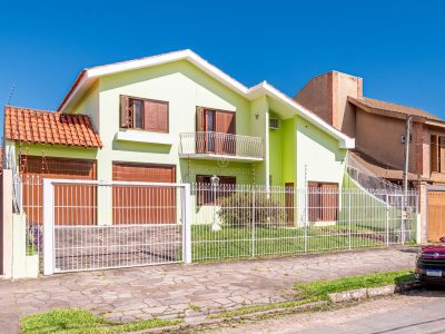 Casa à venda com 3 dormitórios, 286m² e 2 vagas no bairro Ipanema, Zona Sul de Porto Alegre