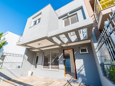 Casa à venda com 3 dormitórios, 159m² e 2 vagas no bairro Lagos de Nova Ipanema, Zona Sul de Porto Alegre