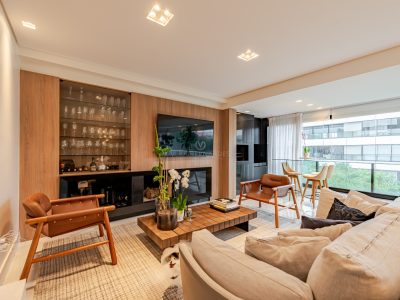 Apartamento à venda com 3 dormitórios, 162m² e 3 vagas no bairro Pedra Redonda, Zona Sul de Porto Alegre