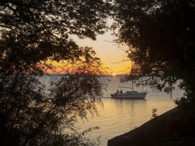 Sítio à venda com 3 dormitórios, 725.424m² no bairro Belém Novo, Zona Sul de Porto Alegre