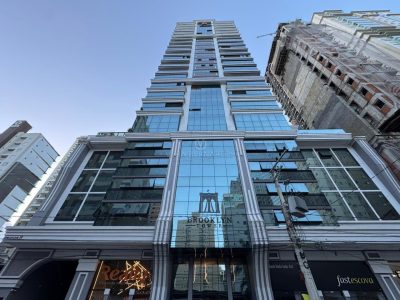 Apartamento à venda com 4 dormitórios, 162m² e 3 vagas no bairro Meia Praia em Itapema