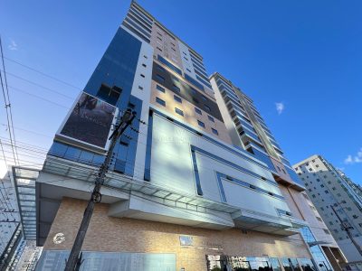 Apartamento à venda com 3 dormitórios, 200m² e 3 vagas no bairro Meia Praia em Itapema