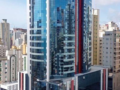 Apartamento à venda com 4 dormitórios, 229m² e 3 vagas no bairro Meia Praia em Itapema