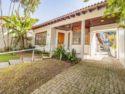 Casa à venda com 5 dormitórios, 340m² e 6 vagas no bairro Jardim Isabel, Zona Sul de Porto Alegre