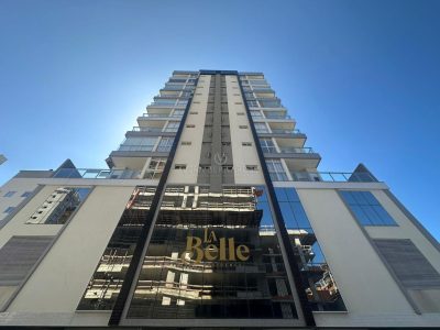 Apartamento à venda com 2 dormitórios, 652m² e 1 vaga no bairro Pereque em Porto Belo