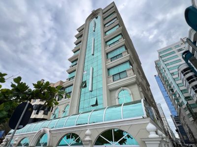 Apartamento à venda com 3 dormitórios, 168m² e 2 vagas no bairro Meia Praia em Itapema