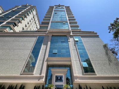 Apartamento à venda com 3 dormitórios, 245m² e 2 vagas no bairro Centro em Itapema