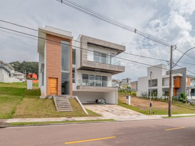 Casa em Condomínio à venda com 3 dormitórios, 357m² e 3 vagas no bairro Alphaville, Zona Sul de Porto Alegre