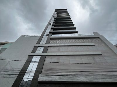 Apartamento à venda com 4 dormitórios, 161m² e 3 vagas no bairro Meia Praia em Itapema