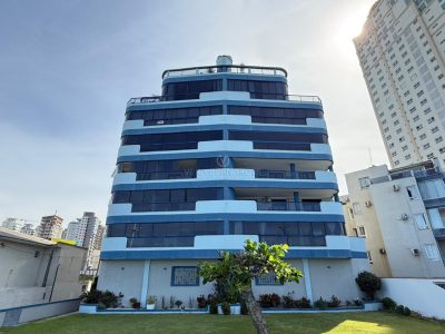 Apartamento à venda com 4 dormitórios, 197m² e 1 vaga no bairro Meia Praia em Itapema