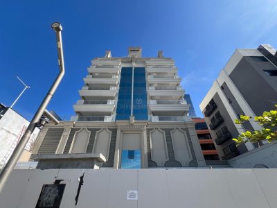 Apartamento à venda com 4 dormitórios, 192m² e 3 vagas no bairro Meia Praia em Itapema