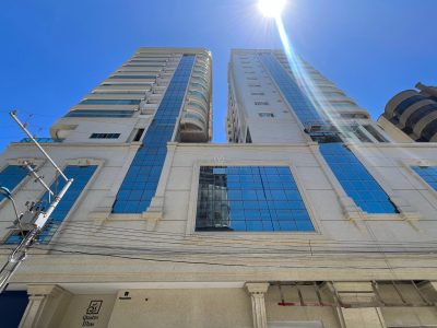Apartamento à venda com 3 dormitórios, 138m² e 3 vagas no bairro Centro em Itapema