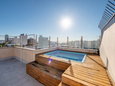 Cobertura à venda com 3 dormitórios, 228m² e 2 vagas no bairro Tristeza, Zona Sul de Porto Alegre