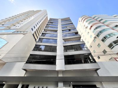 Apartamento à venda com 3 dormitórios, 120m² e 1 vaga no bairro Meia Praia em Itapema
