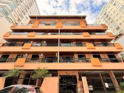 Apartamento à venda com 3 dormitórios, 120m² e 1 vaga no bairro Centro em Itapema