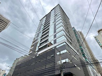 Apartamento à venda com 3 dormitórios, 120m² e 2 vagas no bairro Meia Praia em Itapema