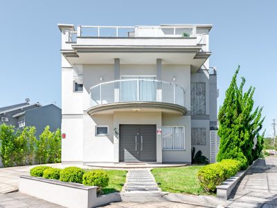Casa à venda com 3 dormitórios, 149m² e 2 vagas no bairro Lagos de Nova Ipanema, Zona Sul de Porto Alegre