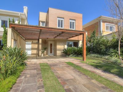 Casa em Condomínio à venda com 3 dormitórios, 243m² e 4 vagas no bairro Terra Ville, Zona Sul de Porto Alegre