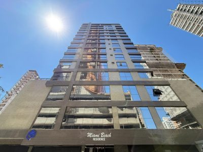 Apartamento à venda com 2 dormitórios, 87m² e 2 vagas no bairro Pereque em Porto Belo