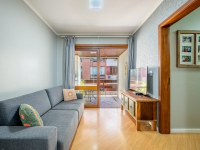Apartamento Garden à venda com 3 dormitórios, 90m² e 2 vagas no bairro Ipanema, Zona Sul de Porto Alegre