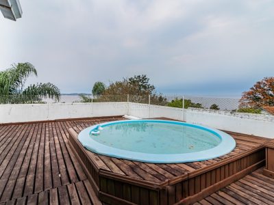 Casa à venda com 3 dormitórios, 297m² e 6 vagas no bairro Vila Conceição, Zona Sul de Porto Alegre