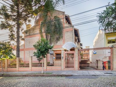 Casa em Condomínio à venda com 3 dormitórios, 240m² e 3 vagas no bairro Tristeza, Zona Sul de Porto Alegre