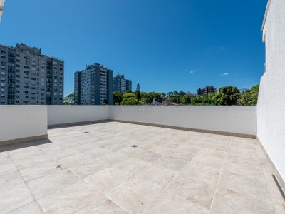 Cobertura à venda com 2 dormitórios, 150m² e 1 vaga no bairro Cristal, Zona Sul de Porto Alegre