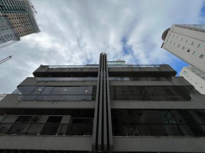 Apartamento à venda com 2 dormitórios, 85m² e 1 vaga no bairro Centro em Itapema