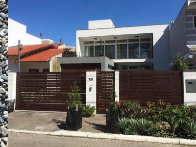 Casa à venda com 2 dormitórios, 260m² e 6 vagas no bairro Hípica, Zona Sul de Porto Alegre