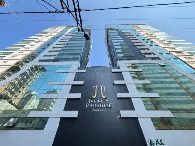 Apartamento à venda com 3 dormitórios, 163m² e 2 vagas no bairro Meia Praia em Itapema